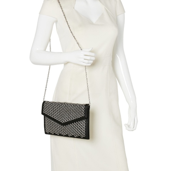 🎉🎊💝SALE💝🎊🎉 Urban Expression Ozzy Clutch - Picture 3 of 5